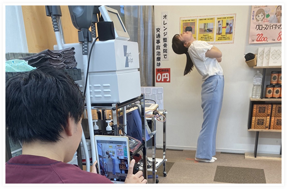 骨盤の模型を使って分かりやすく説明します。